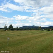 Lądowanie za Świdnicą na polu golfowym - bajka.