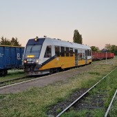 Dworzec kolejowy i autobusowy w Ząbkowicach Śląskich. Jest mój szynobus.