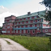 Cerna Hora lipiec 2014, Po drodze mijamy opuszczone schronisko.