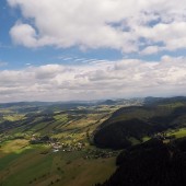 Andrzejówka - Paragliding Fly, Głuszyca Górna. Dużo jaśniej po tej stronie.