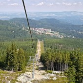 Widok z wyciągu na Karpacz.