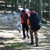 Latanie z Czeszki - droga na start., Od drogi na szczyt trzeba iść pod górę dobre 20 do 30 minut.